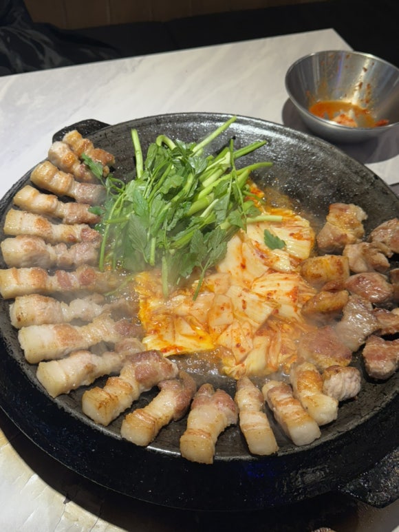 무쇠뚝삼겹은행 이미지