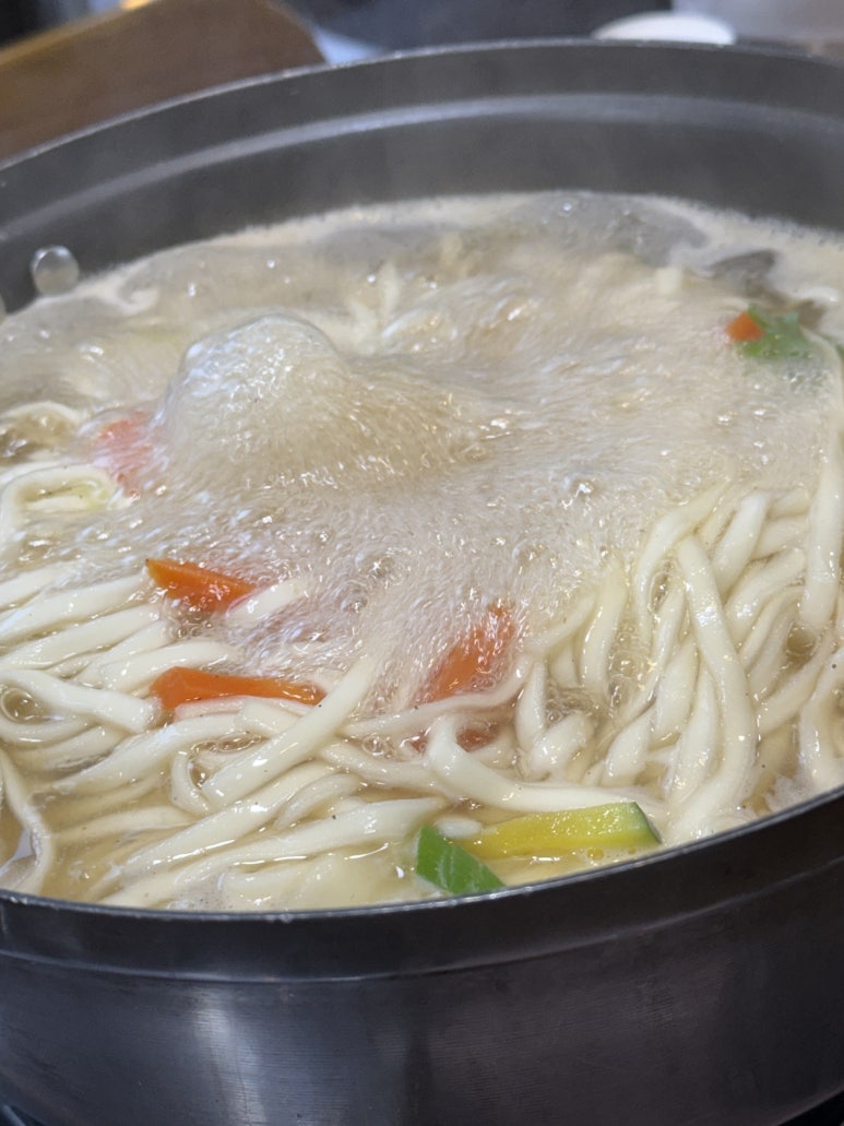숯뱅이칼국수 이미지