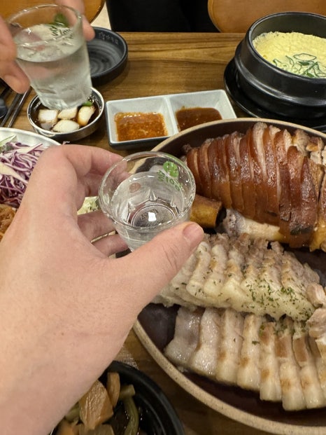 더오향족발 이미지