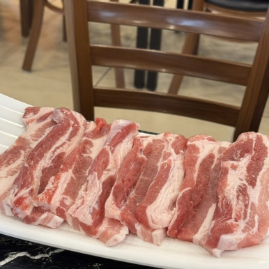 새찬축산식당 이미지