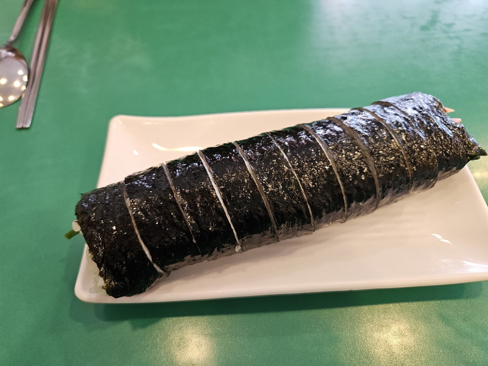 토마토김밥 이미지