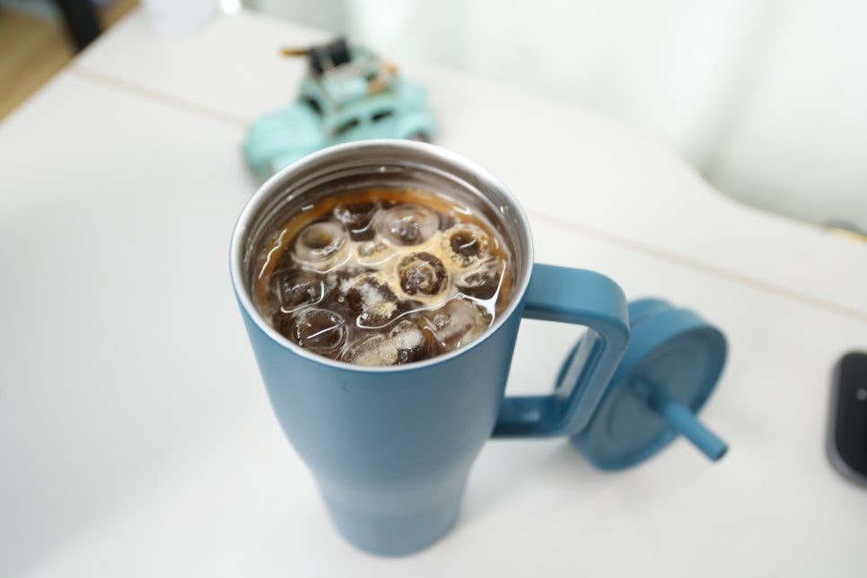콕시클 크루저 22oz 텀블러 650ml  노스쇼어 컬러 후기 대용량 완전 잠금으로 책상에서 쓰기 딱... 이미지 11