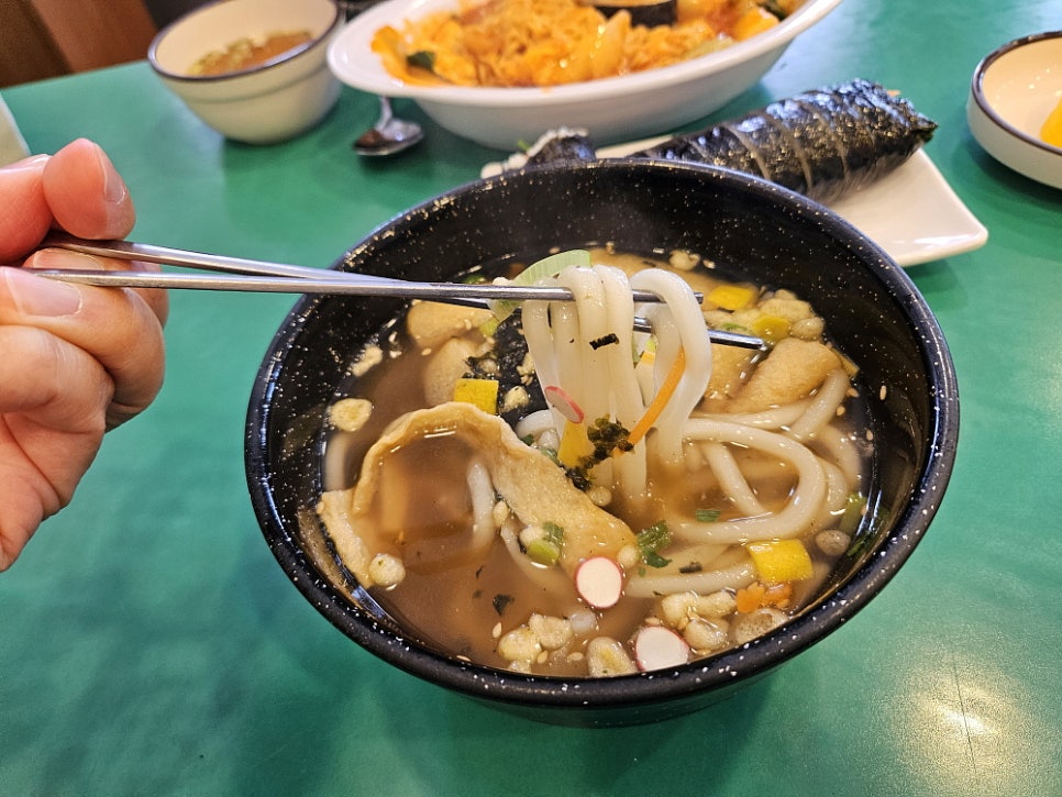 토마토김밥 이미지