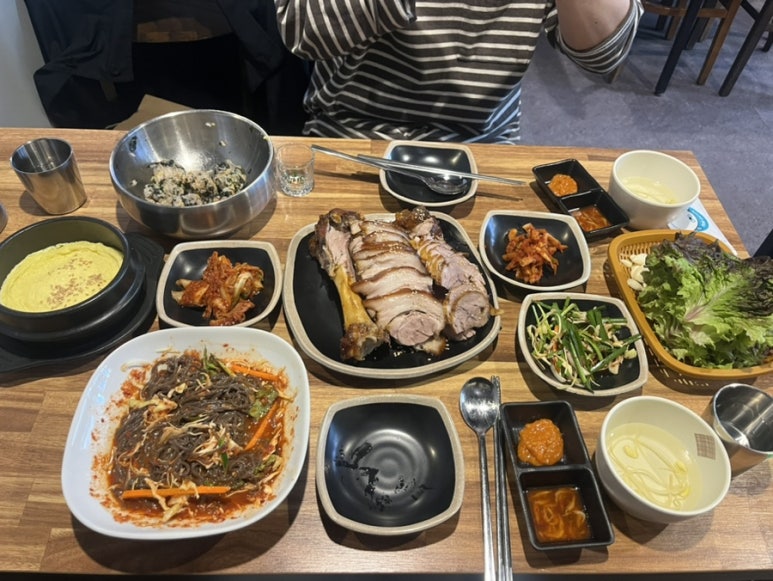 본능족으로 족발보쌈 이미지