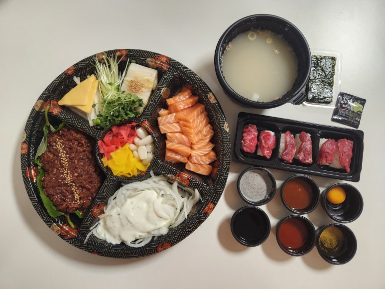 연어바다육회드소 이미지