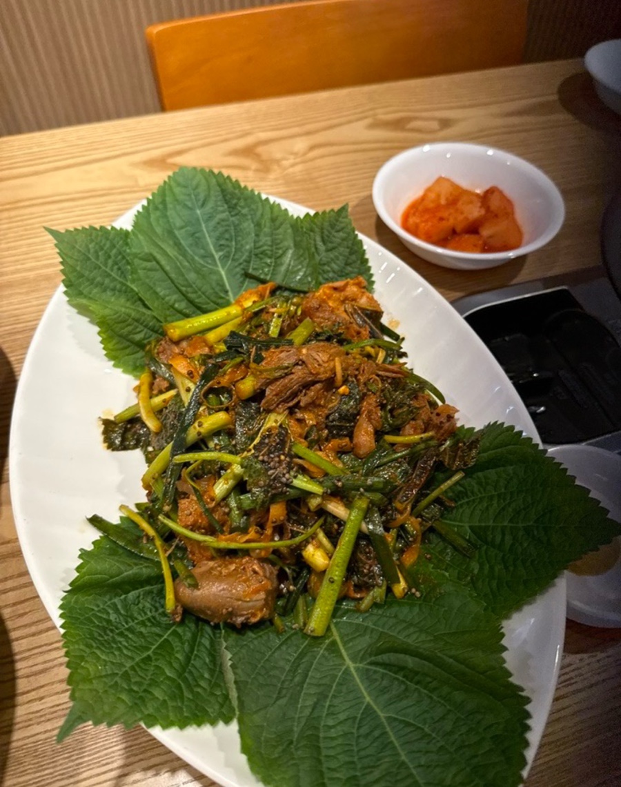 초원흑염소요리 이미지