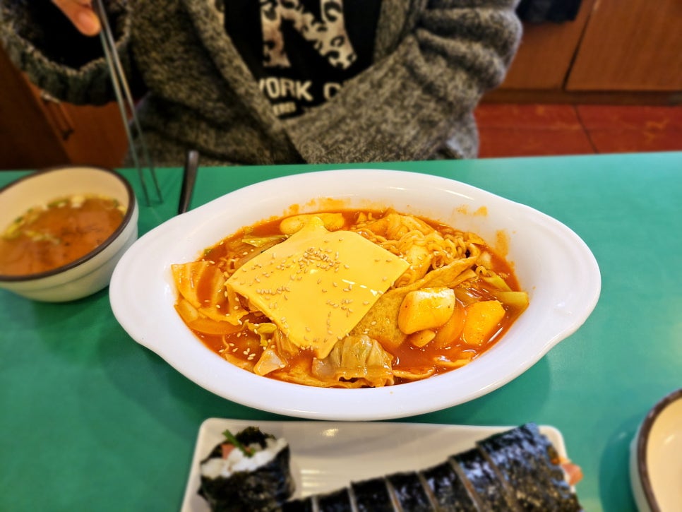 토마토김밥 이미지