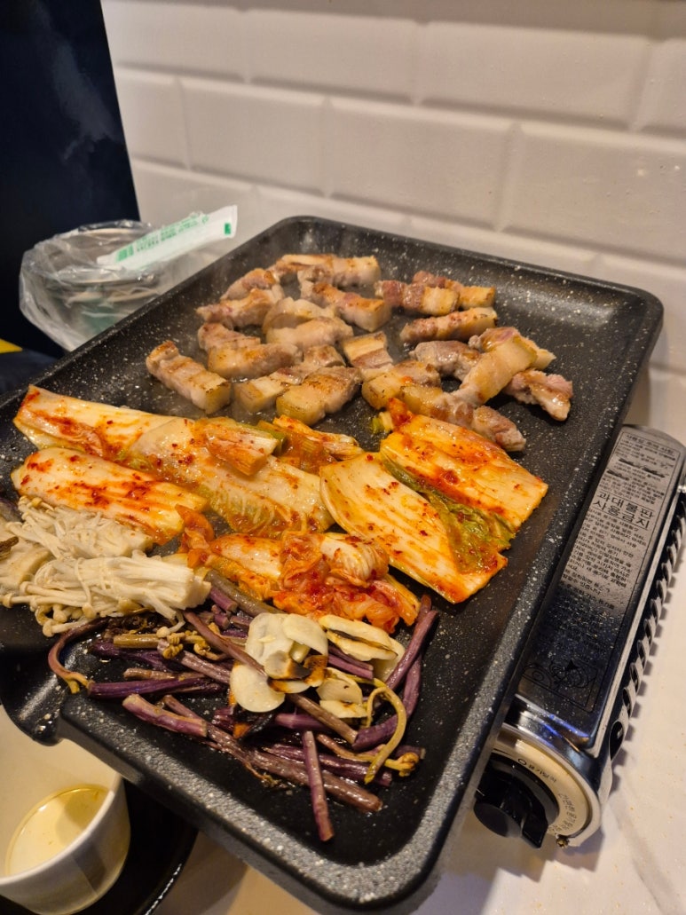 꽃돼지세겹살 이미지