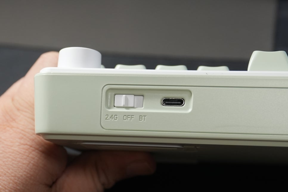 LCD 디스플레이까지 갖춘 무소음 방수 키보드, 지클릭커 오피스프로 멤브레인키보드 WK50 리뷰 이미지 12
