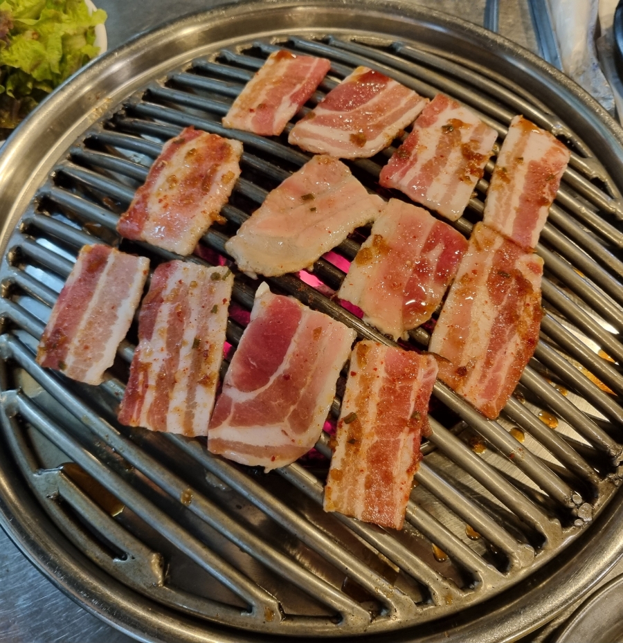 내돈내산 여의도 냉삼 맛집 양념장 냉동삼겹살 퐁당 숯불에 지글지글 서글렁탕 : 네이버 블로그