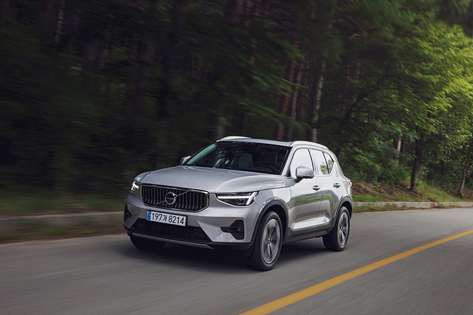 2026 볼보 XC40, 5000만원 대 초반 작지만 강한 프리미엄 SUV의 진화 이미지 2
