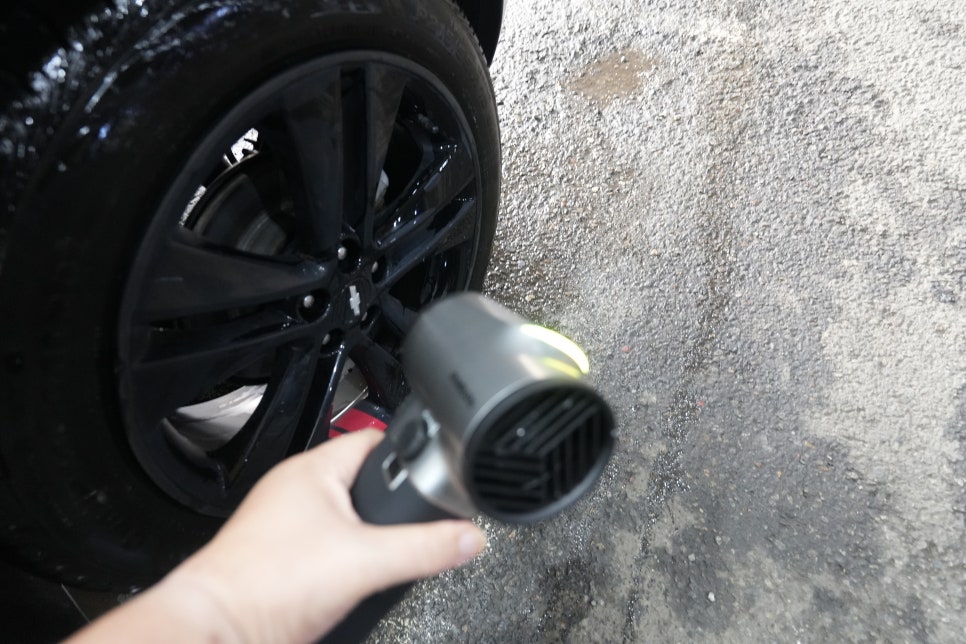 한 손으로 끝내는 세차, 아임반 하이퍼젯 에어건 써보니! 실내 셀프 세차가 편해진다 이미지 13