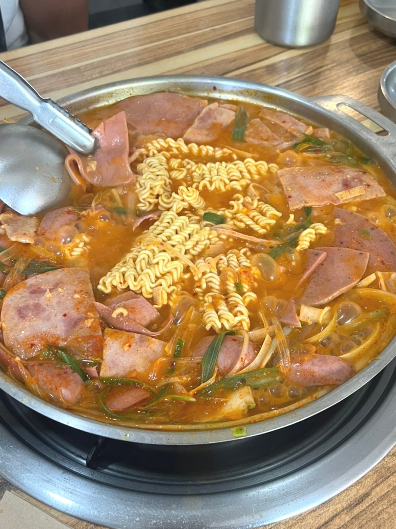 이태리부대찌개 신사점 사진 3