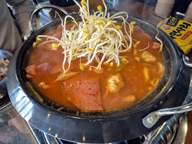 차돌삼합부대찌개 사진 5