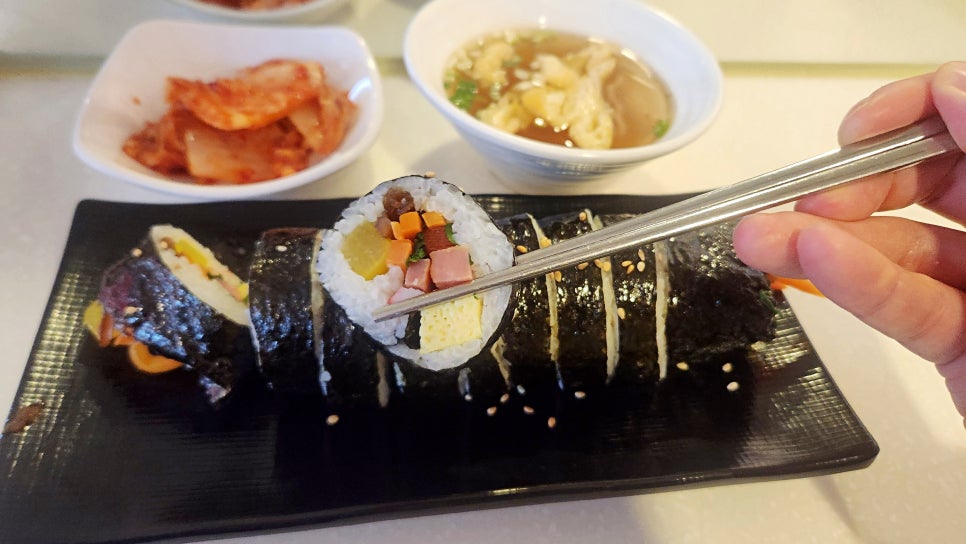 장찬기김밥 사진 7