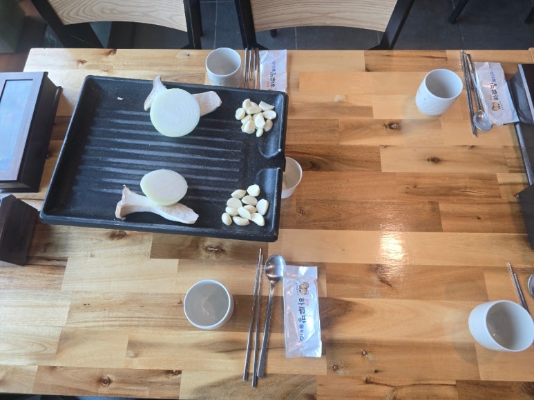 카페붉은못고기집 사진 4