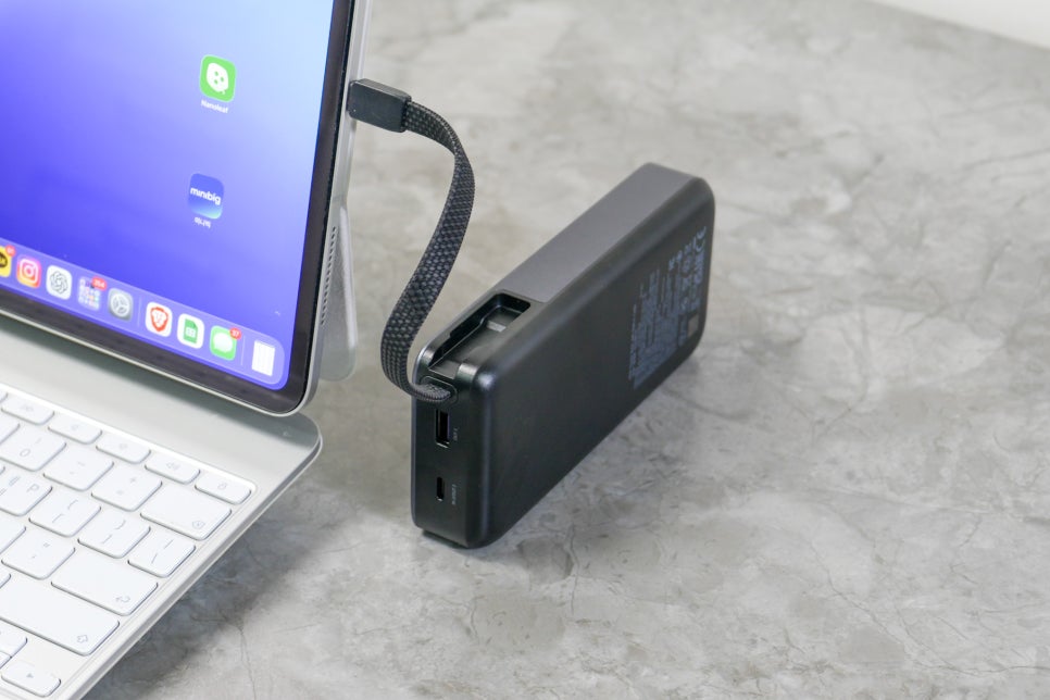 유그린 45W 20000mAh, 일체형 케이블 보조배터리 ‘아이패드프로 보조전원’의 완성형 이미지 8