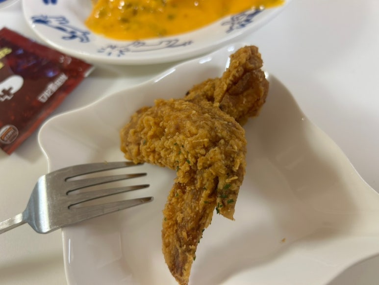 치킨플러스영통점 사진 6