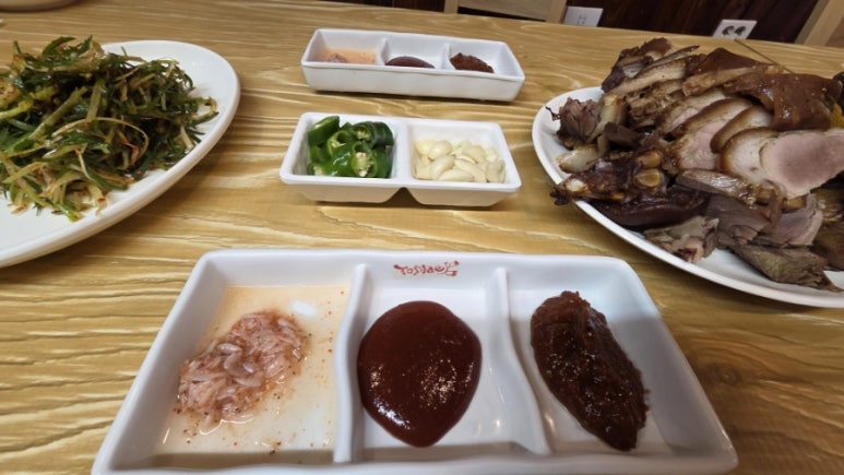 시골왕족보쌈 이미지