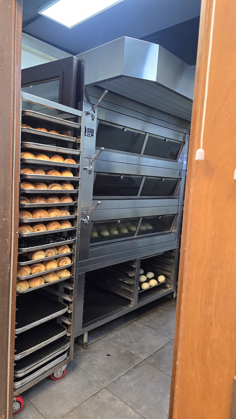 흑마늘소금빵 이미지