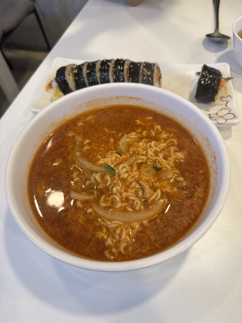 봄날김밥 사진 8