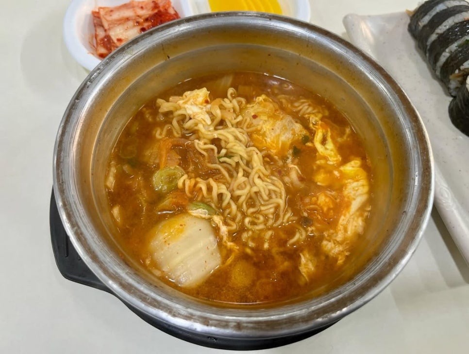 김밥타운 신촌점 사진 3