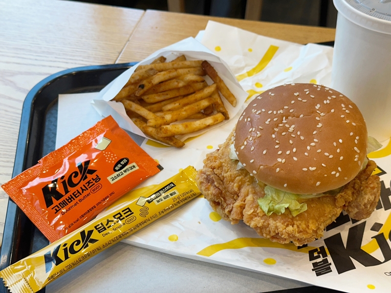 맘스터치 광명철산점 사진 8