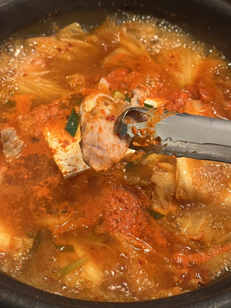 백채김치찌개와 생고기 석촌역점 사진 5
