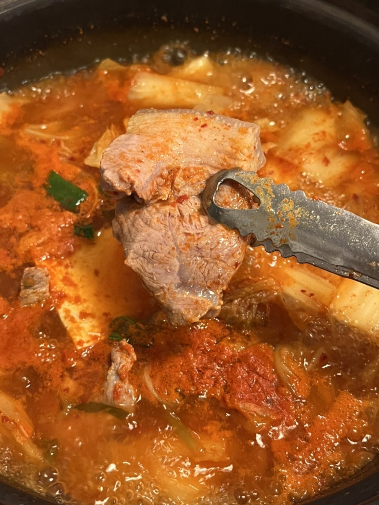백채김치찌개와 생고기 석촌역점 사진 8