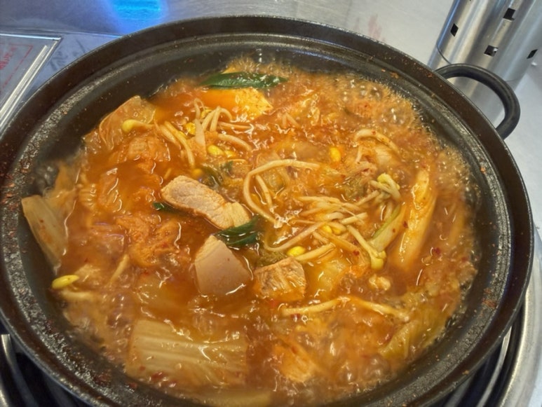 백채김치찌개 서대문역점 사진 7