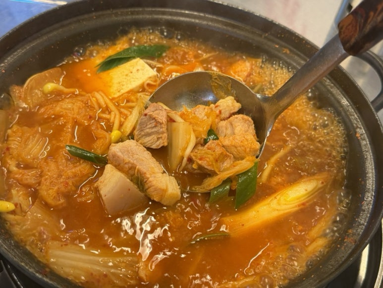백채김치찌개 서대문역점 사진 8
