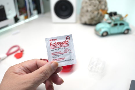 에어팟 케이스 하나로 달라지는 사용감, ECOAMI 사과 에어팟 프로 3세대 젤리 케이스 이미지 8