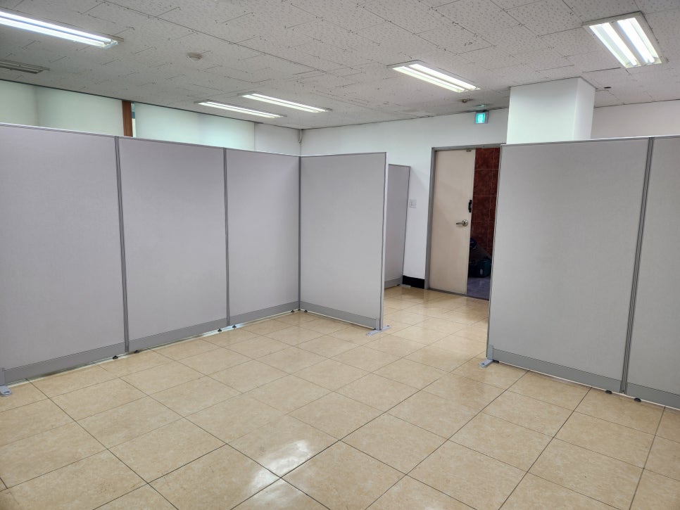 사무용 파티션을 활용한 공간 분할 높은 칸막이 서울 영등포 사무실 설치 사례 : 네이버 블로그
