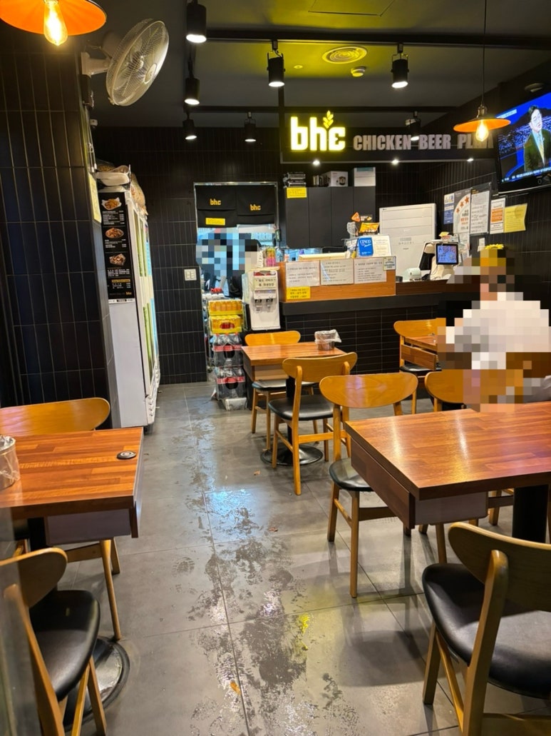 BHC치킨 하안두산위브점 사진 5