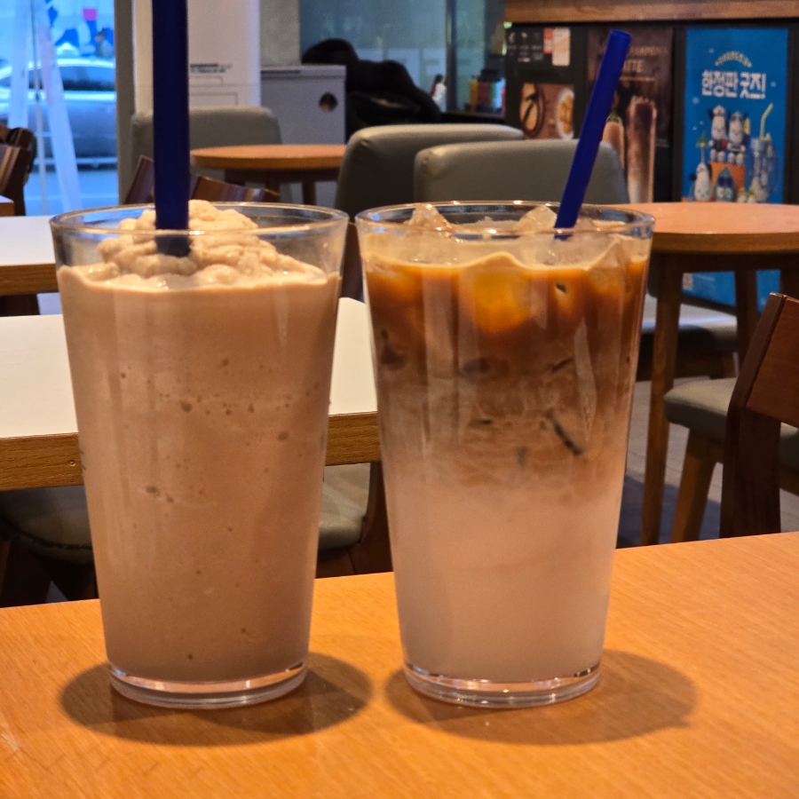 이디야커피 홍대청기와점 사진 6