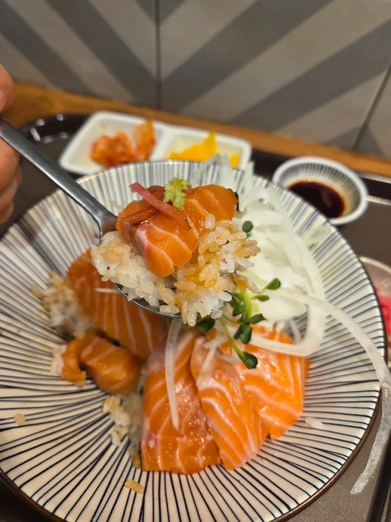홍대돈부리 평촌뉴코아점 사진 2