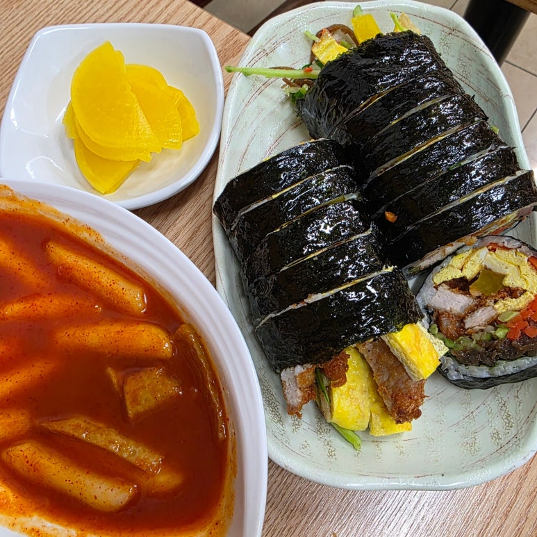 꼬마김밥돈까스 사진 2