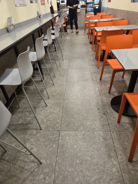 샐러디 장한평역점 사진 8