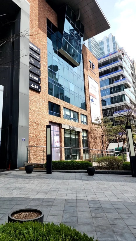맥도날드 구로디지털점 사진 2