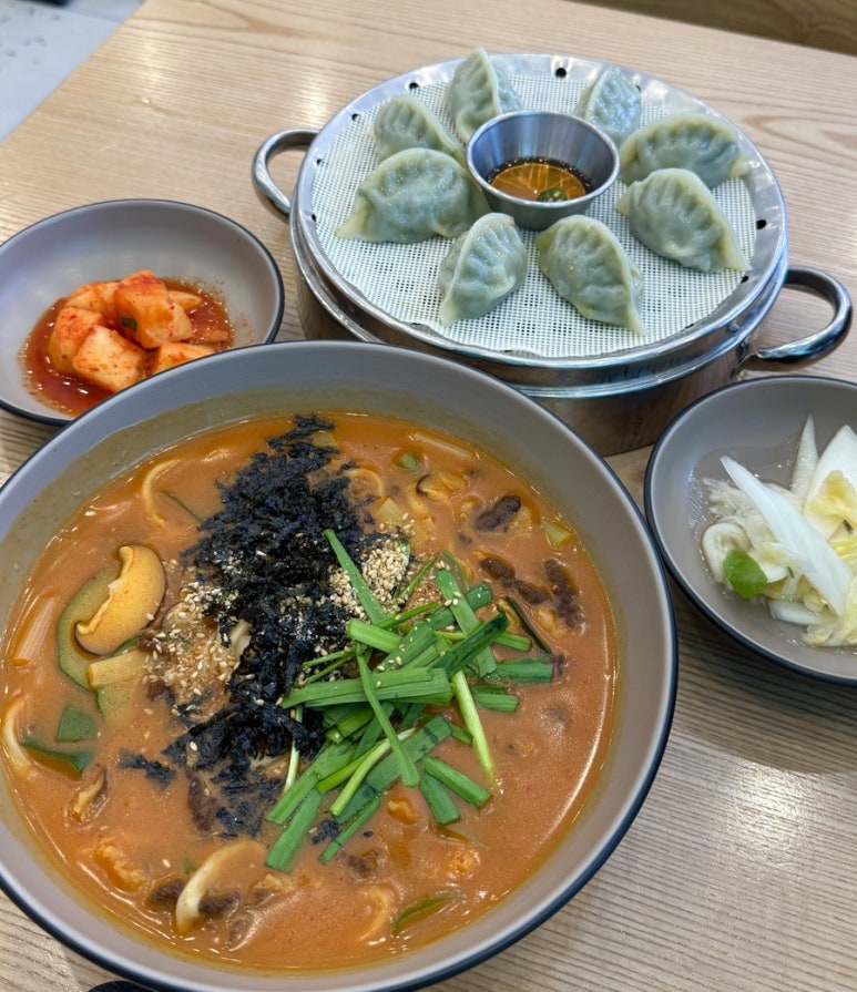 강릉장칼 서현역점 사진 7