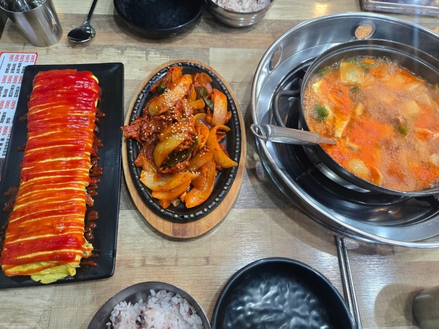 24시얼큰시원생고기김치찌개 아라점 사진 7