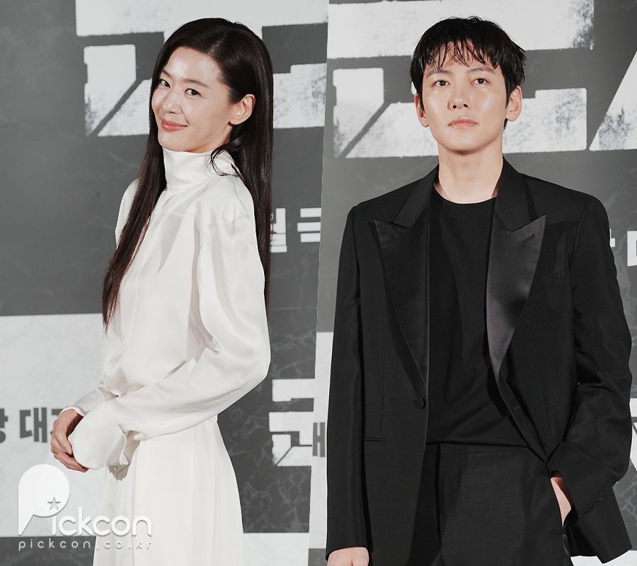 군체, 지창욱·전지현 출연 확정! 연상호 감독 10년 만의 K-좀비 신작 이미지 1