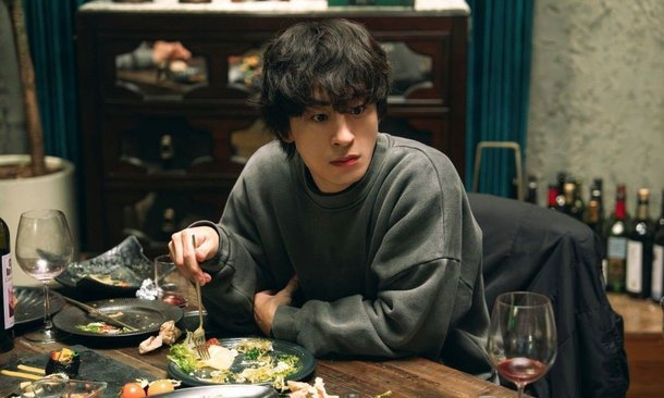 구교환, 예상보다 더 크게 번지고 있다 이미지 5