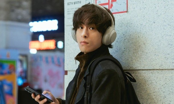 구교환, 예상보다 더 크게 번지고 있다 이미지 6