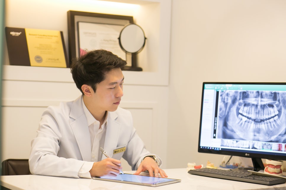 마산동임플란트 식립 후 주의사항, 재수술을 막으려면 확인하세요