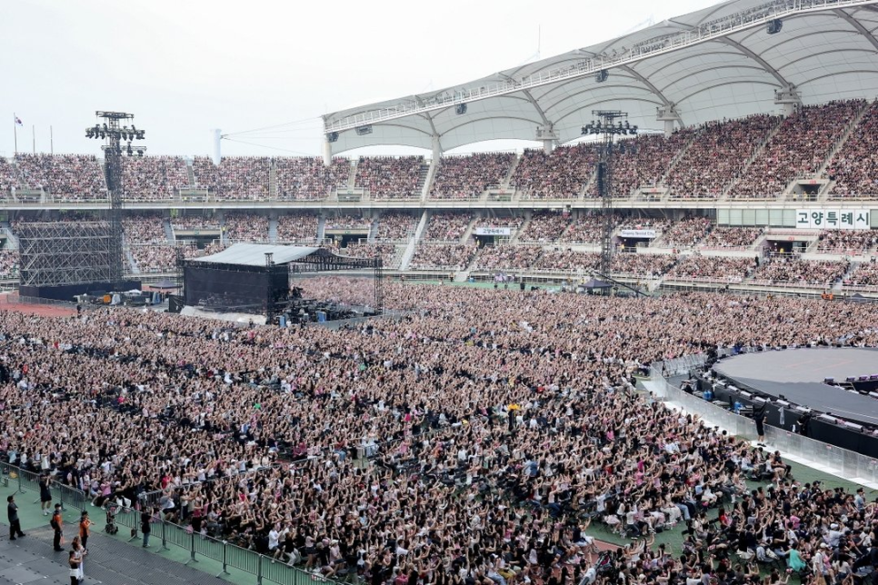 핑클 이진 BTS 콘서트 관람, 이후 흐름이 더 궁금해졌다 이미지 2