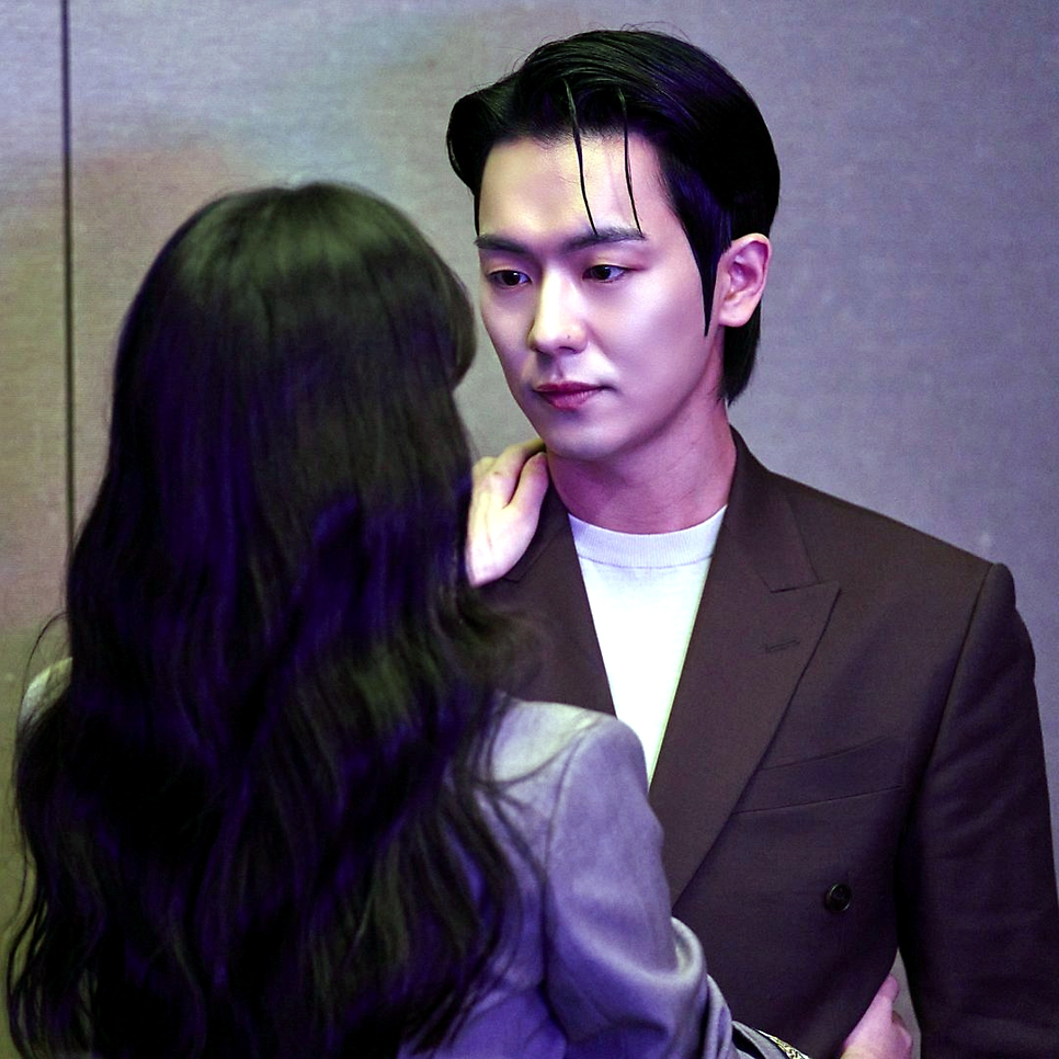 닥터신 백서라 안우연 포옹, 새 캐릭터로 돌아온다 이미지 1