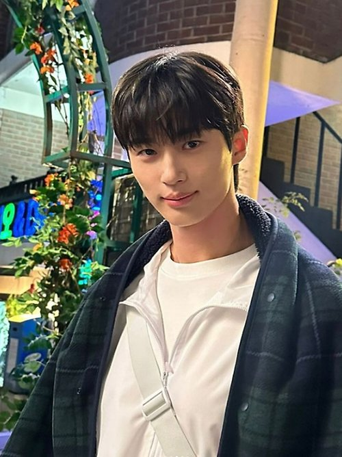 변우석 군대 후임 미담 화제, 생각보다 반응 폭이 더 넓다 이미지 5