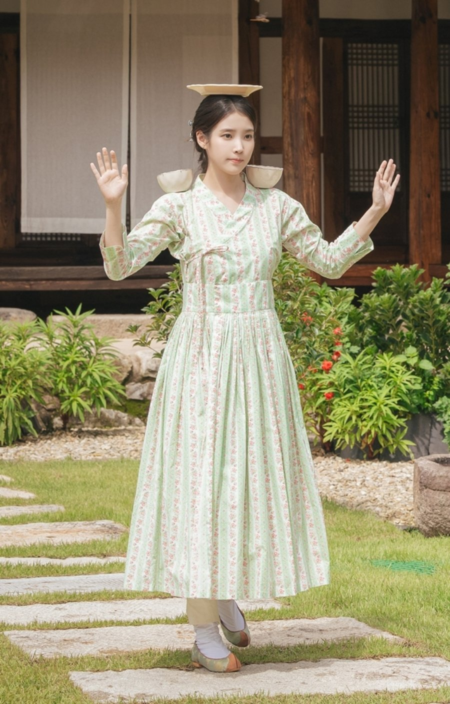 아이유, 관계선이 더 흥미로워졌다는 반응이다 이미지 1