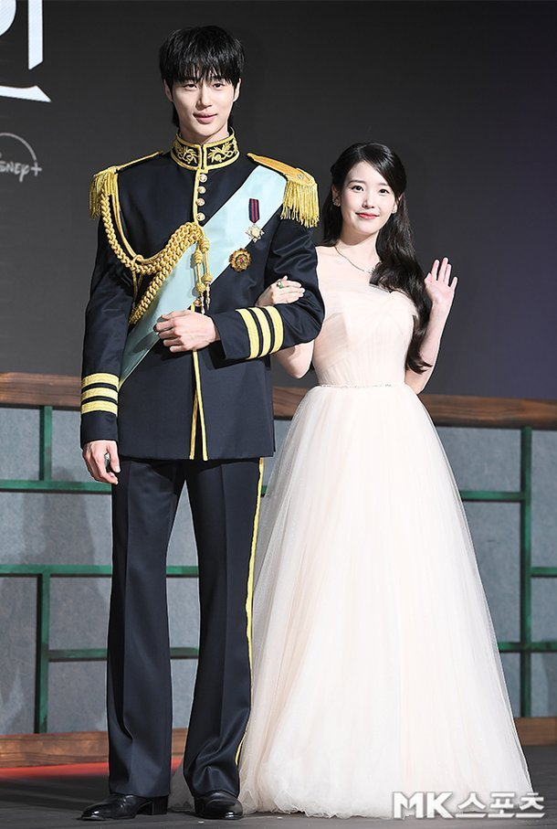 변우석X아이유, 다시 한번 화제 중심에 섰다 이미지 4